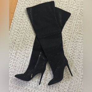 I am Jennifer Le crystal boots